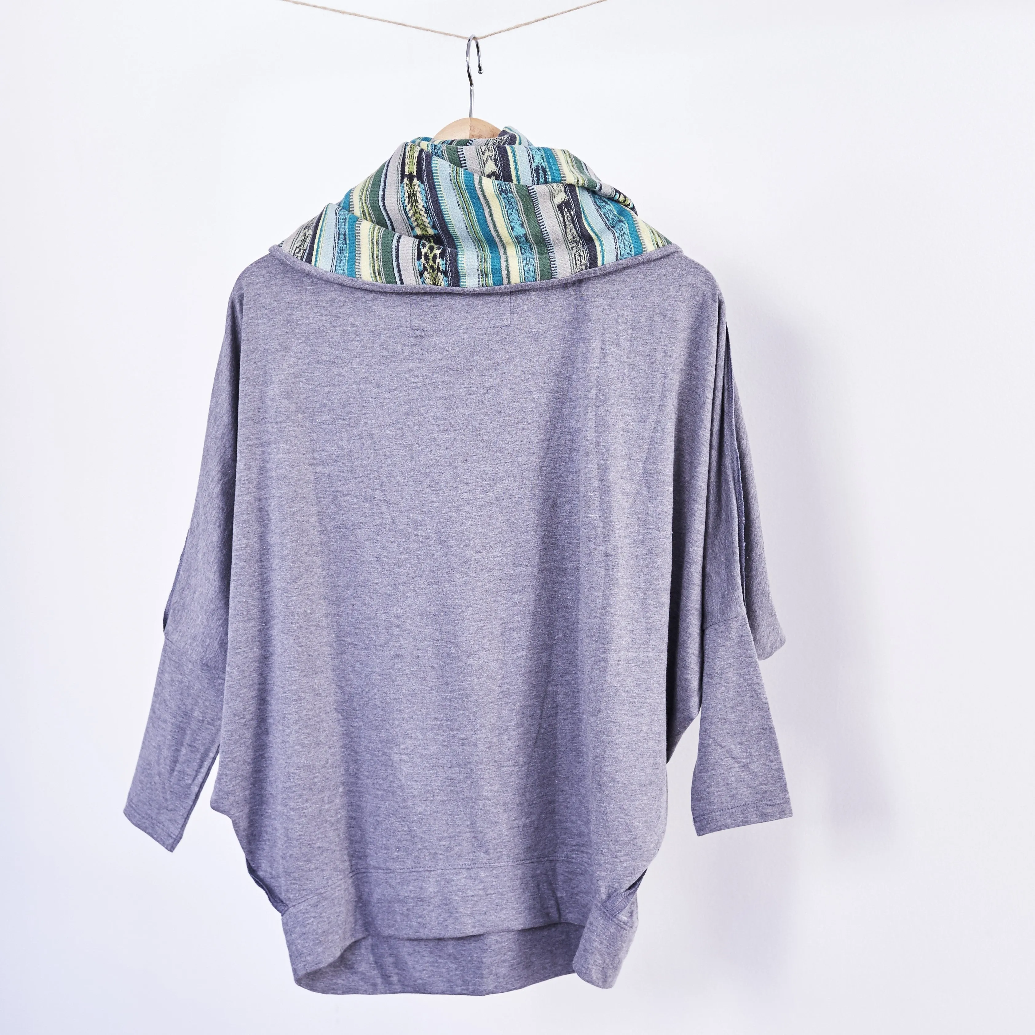 Blusa Daniela - Styled Top with Vintage 'Scarf Styled Neck' - Green Yellow Vintage