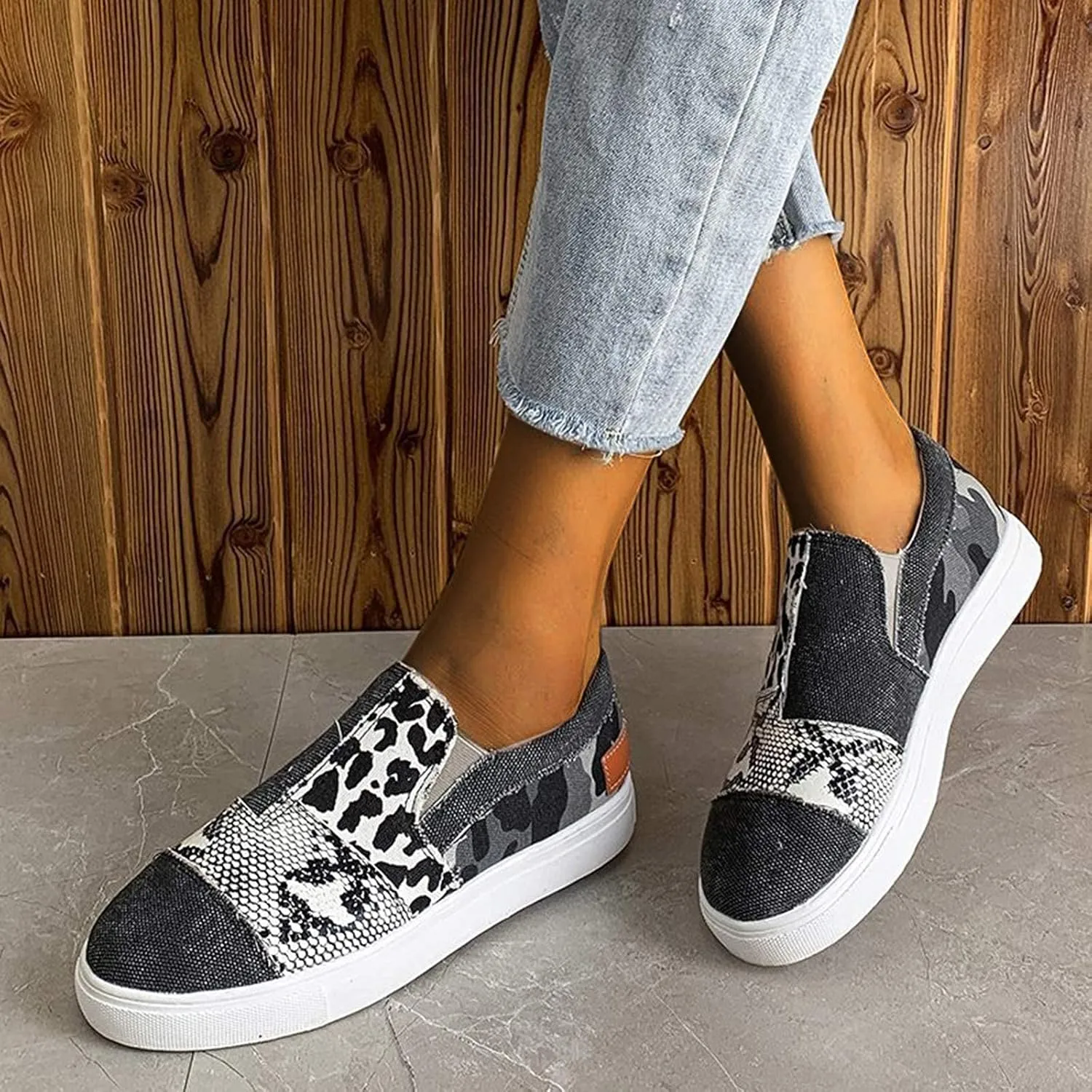Casual Shoes for Women Summer Lightweight Snakeskin Stitching Flat Canvas Shoes Comfortable Round Toe Slip On Low Cut Sneakers Fashion Color Block Flat Shoe