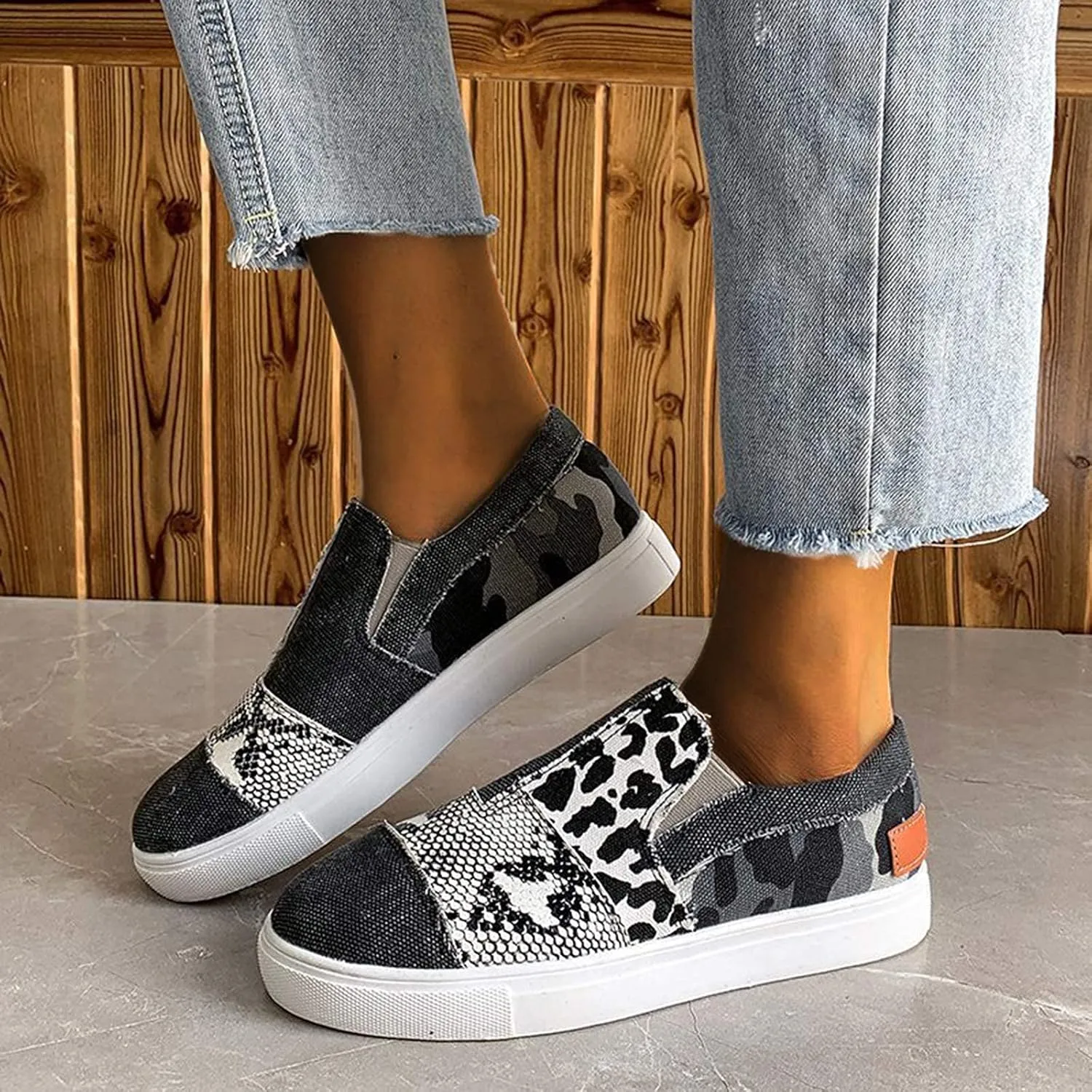Casual Shoes for Women Summer Lightweight Snakeskin Stitching Flat Canvas Shoes Comfortable Round Toe Slip On Low Cut Sneakers Fashion Color Block Flat Shoe