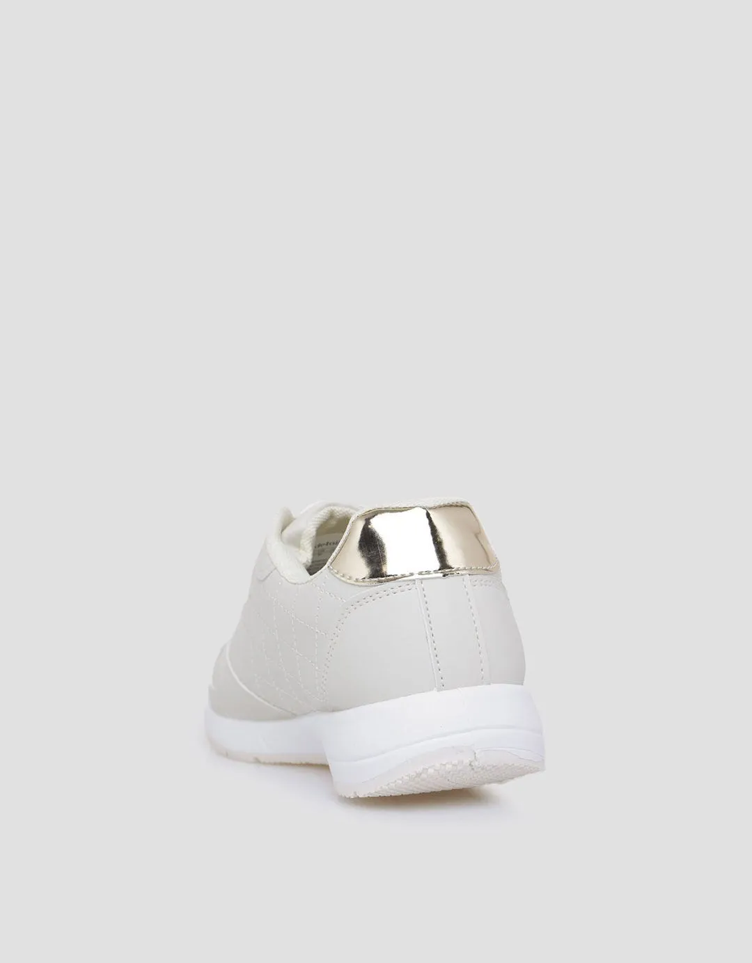 Details Sepatu Sneakers Casual Wanita