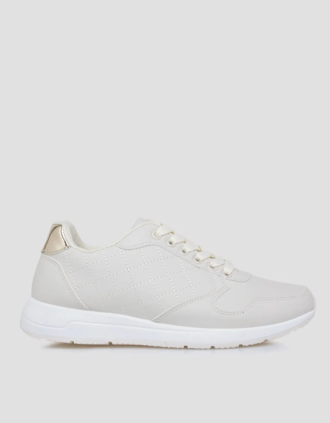 Details Sepatu Sneakers Casual Wanita