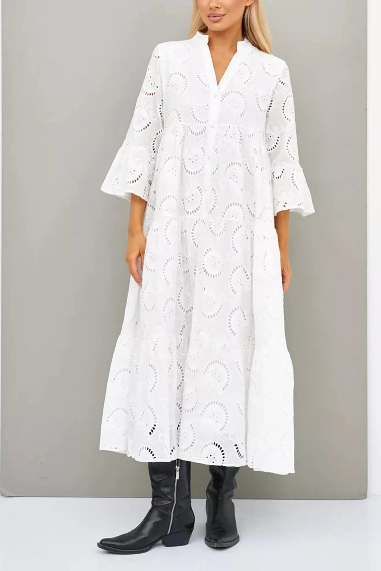 Noa™ - Cotton Dress with Embroidered Sleeves and V-Neckline