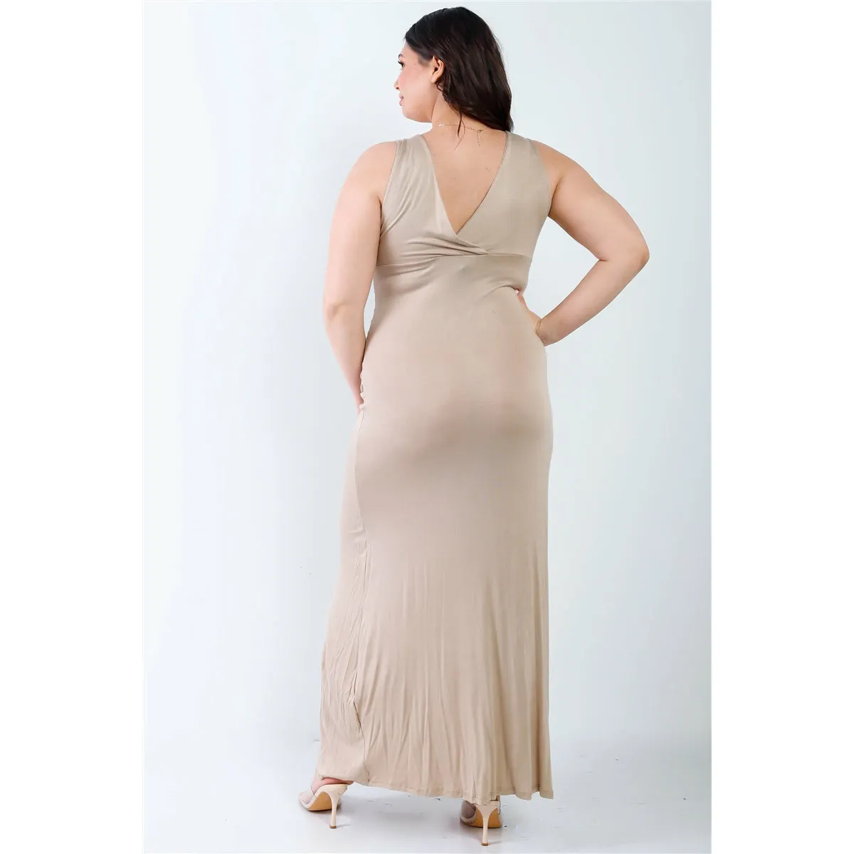 Plus V-neck Sleeveless Maxi Dress