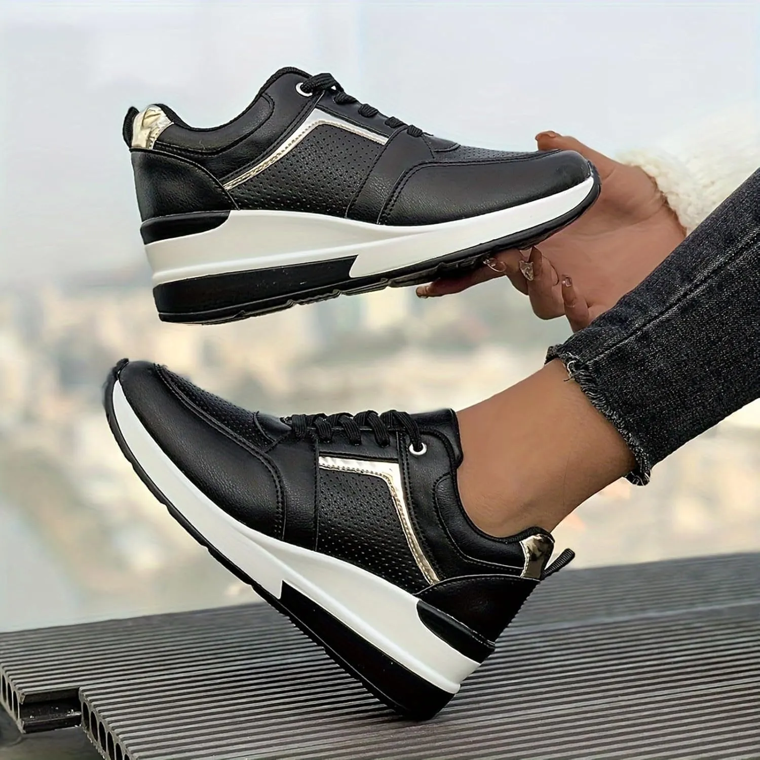 Women's Slip On Sneakers Casual Lace Up Non Slip Tennis Walking Shoes Classic Cutout Low Top Platform Sneakers Active Workout Breathable Hands-Free Comfortable Fashion Shoes
