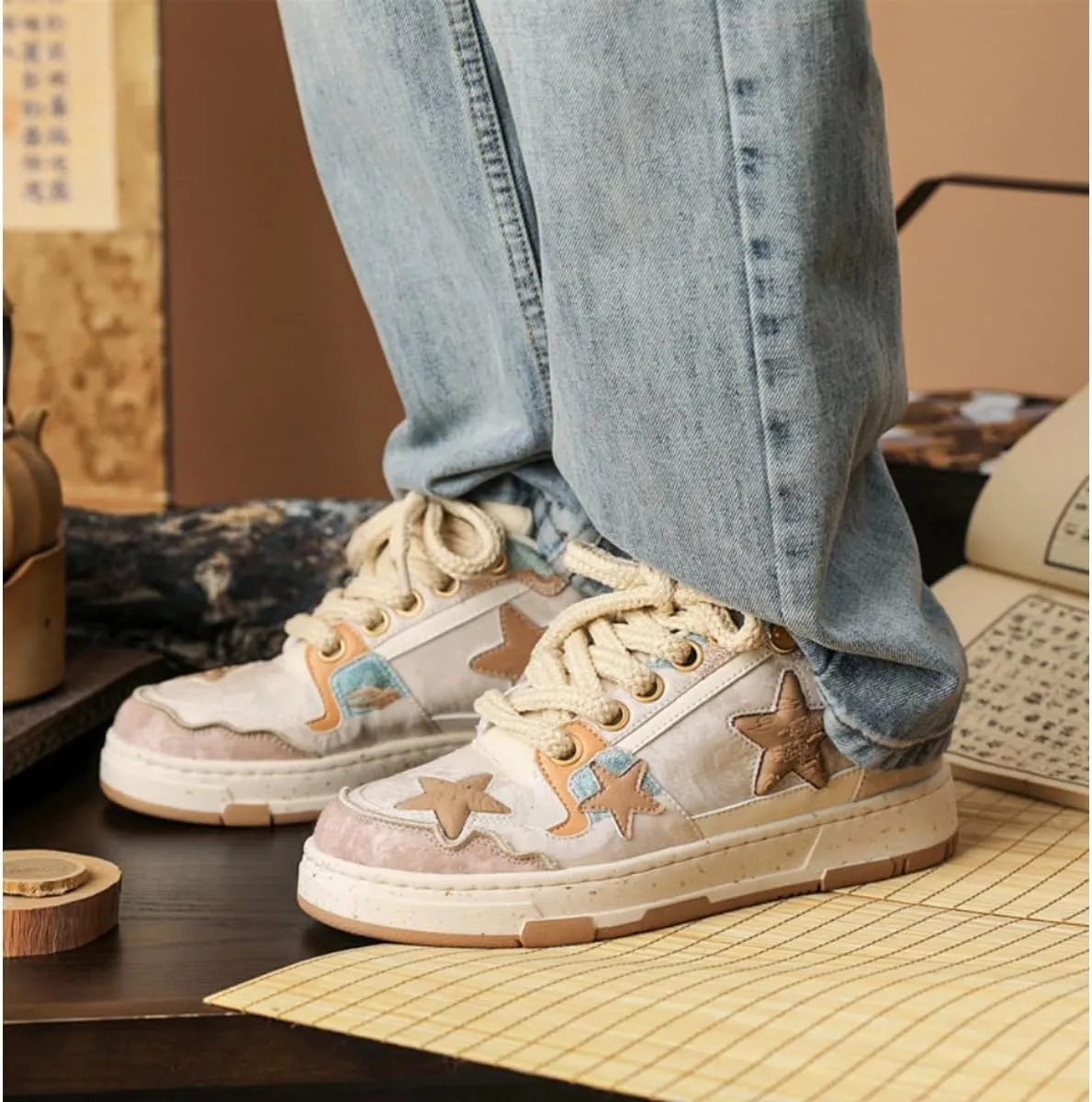 Women's Star Y2K Sneakers - Vintage Kawaii Low Top Canvas Shoes Cute Lace Up Walking Star Sneakers with Gold Accents for Girls