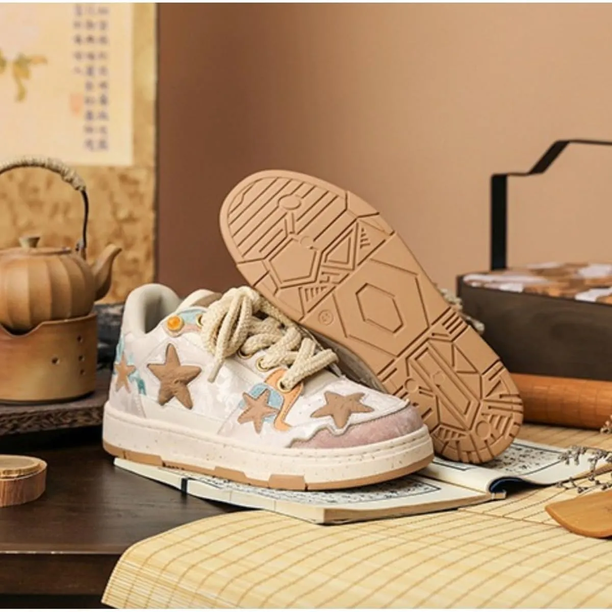 Women's Star Y2K Sneakers - Vintage Kawaii Low Top Canvas Shoes Cute Lace Up Walking Star Sneakers with Gold Accents for Girls